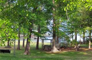 Catfish Cove, 205 Holiday Dr. S, Abbeville, AL – Waterfront